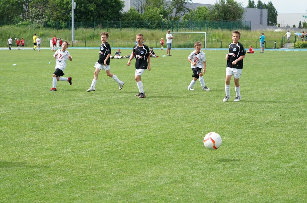 Na stadionie AKS Mikołów odbył się charytatywny turniej Fundacji Stonoga - Kipsta Cup 2019 Gramy dla Afryki! Zawody wygrały drużyny Polonii Łaziska, Sparty Katowice, RKP ROW Rybnik i LKS Czaniec.