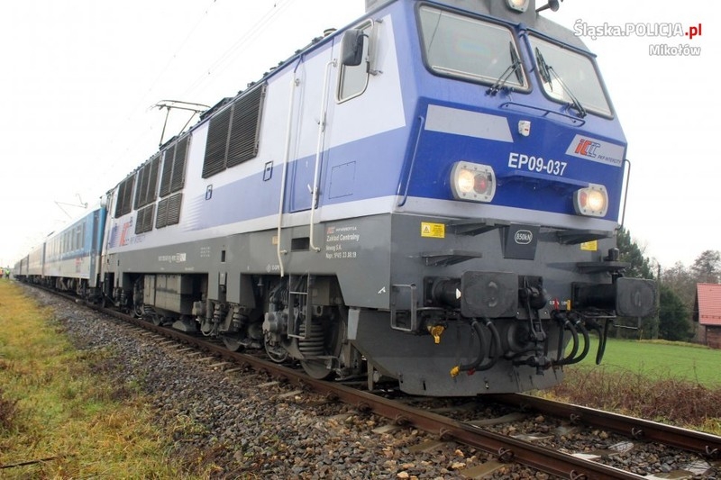 Kolizja osobówki z...Intercity