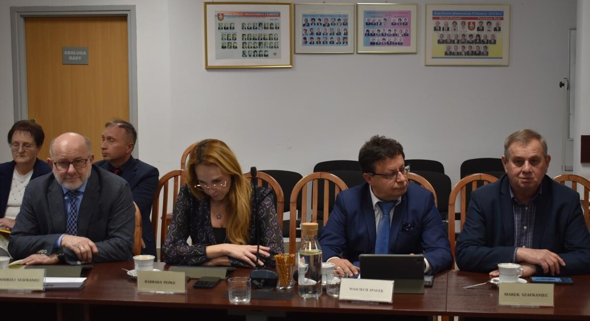 Realizacja powiatowych inwestycji była głównym tematem listopadowej sesji Rady Powiatu Mikołowskiego / fot. Aktualności Powiatu Mikołowskiego