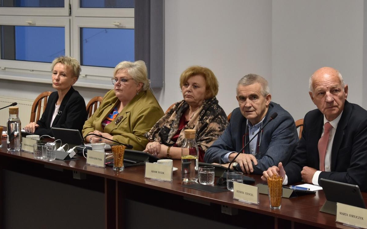 Realizacja powiatowych inwestycji była głównym tematem listopadowej sesji Rady Powiatu Mikołowskiego / fot. Aktualności Powiatu Mikołowskiego