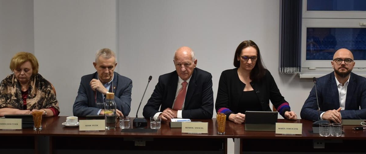 Realizacja powiatowych inwestycji była głównym tematem listopadowej sesji Rady Powiatu Mikołowskiego / fot. Aktualności Powiatu Mikołowskiego