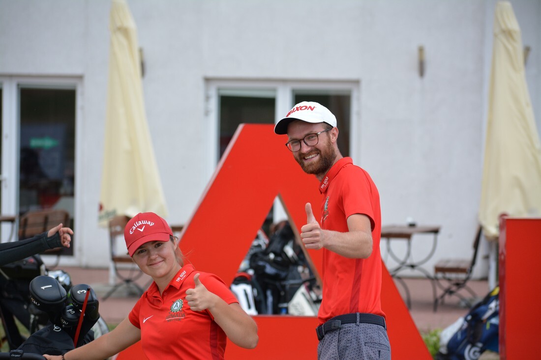 Mikołowianin Michał Gustaw wraz ze swoją koleżanką z klubu golfowego Armada zdobyli tytuł Klubowego Mistrza Polski Młodzików - kapitańską pieczę nad drużyną sprawował Sebastian Grudzień.