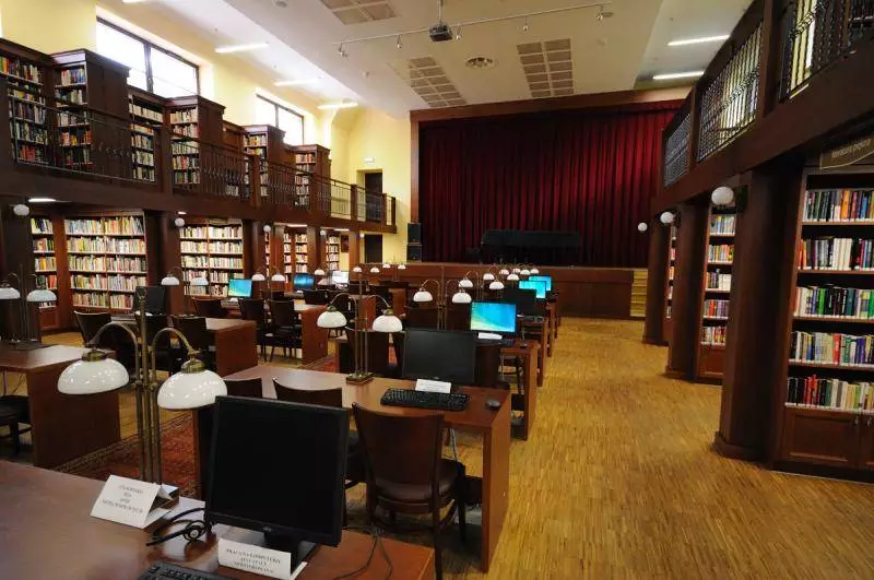Miejska Biblioteka Publiczna 8