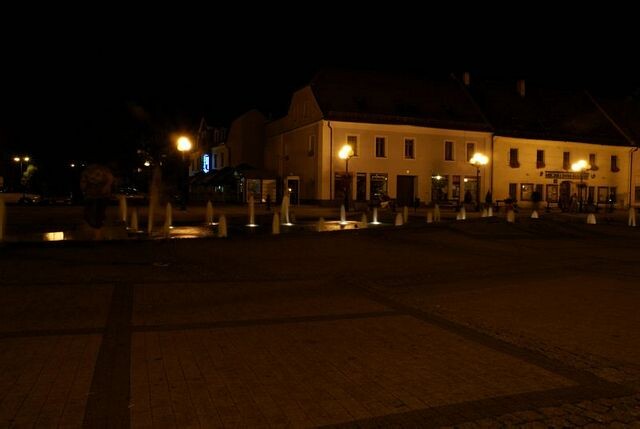 Mikołów nocą