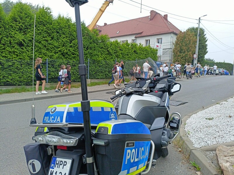 Mikołów: Policja ruszyła z akcją "Bezpieczna droga do szkoły" [FOTO]