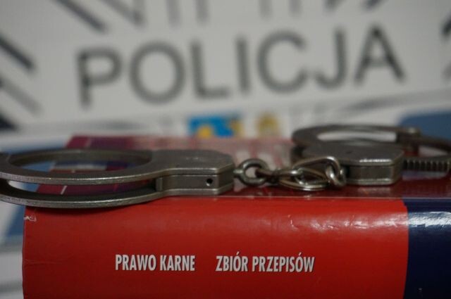 Mikołów: Poszukiwana listem gończym za oszustwa i fałszerstwa w rękach policjantów