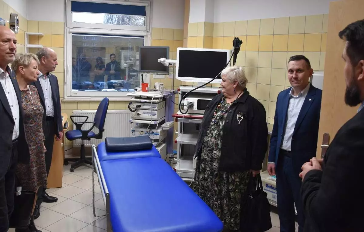 zpital Powiatowy w Mikołowie wzbogacił się o nowy sprzęt, którego zakup był możliwy dzięki wsparciu finansowemu gmin Wyry i Ornontowice / fot. Starostwo Powiatowe w Mikołowie