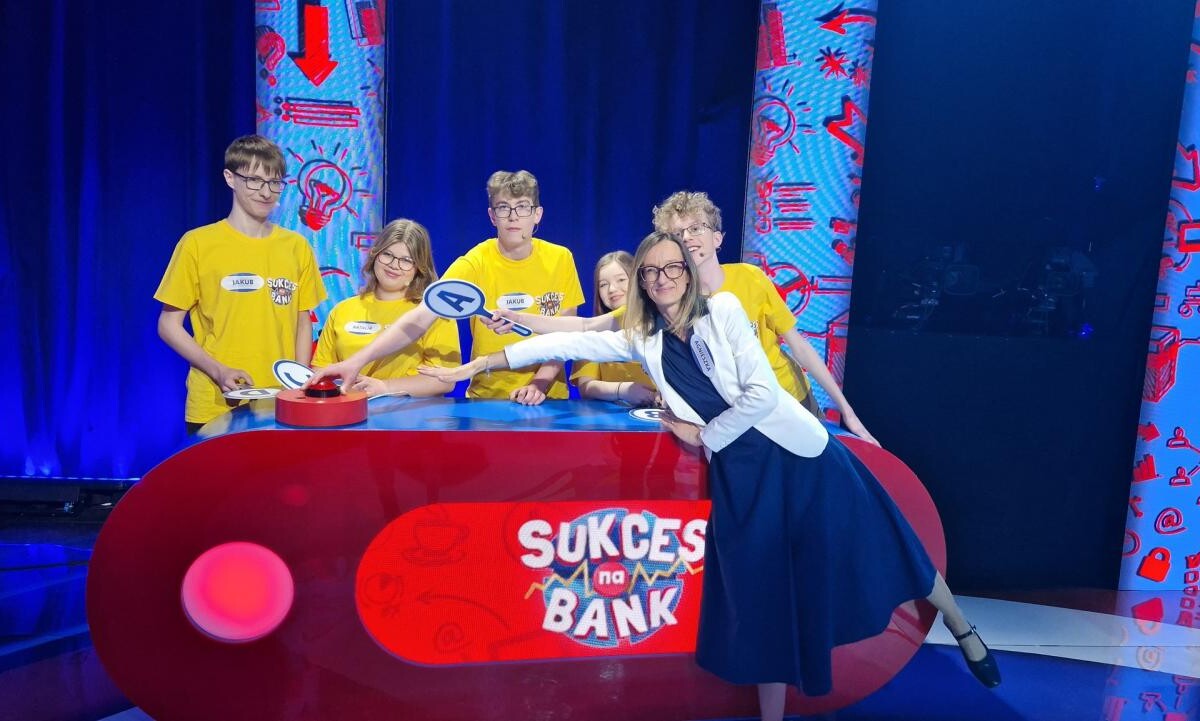 Uczniowie w ćwierćfinale telewizyjnego konkursu „Sukces na Bank” / fot. Zespół Szkół Technicznych w Mikołowie, Sukces na Bank