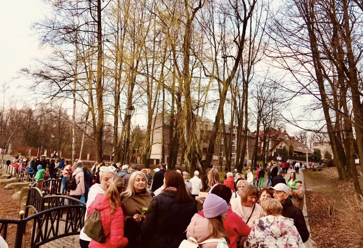 Stowarzyszenie BATUT w Mikołowie rozpoczęło spektakularnie wiosnę, organizując Mikołowskie Święto Wiosny na rynku w czwartek, 21 marca / fot. UM Mikołów