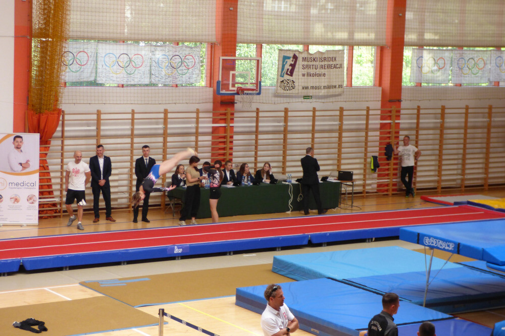 Mistrzostw Polski Seniorów w skokach na trampolinie, ścieżce i podwójnej mini-trampolinie/fot. MOSiR Mikołów