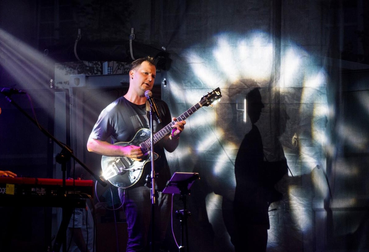 Miniony piątek był niezapomnianym wieczorem dla wszystkich miłośników muzyki, którzy zgromadzili się na koncercie Nat Osborn Band w Mikołowie / fot. EmK4