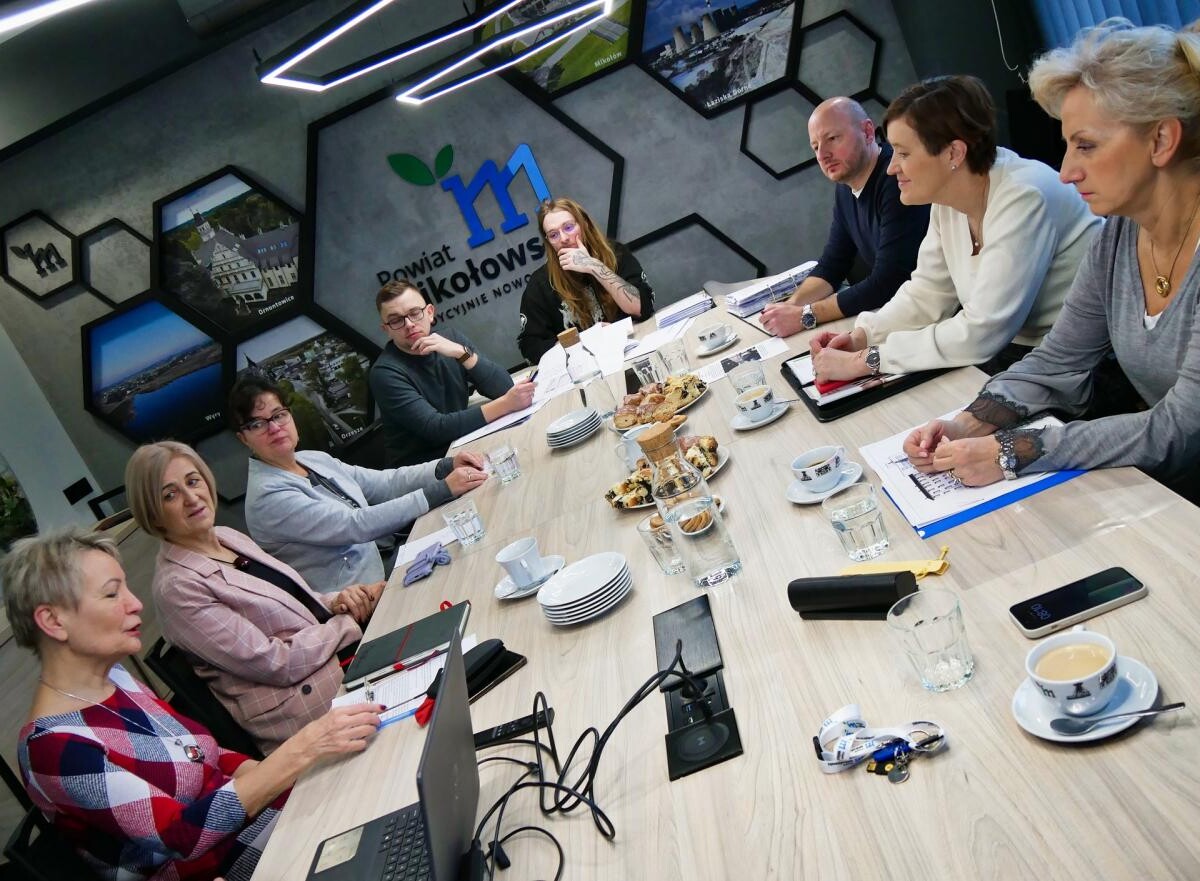Budynek przy ul. Towarowej w Mikołowie stanie się nową siedzibą instytucji powiatowych. Trwają prace nad projektem przebudowy / fot. Aktualności Powiatu Mikołowskiego FB