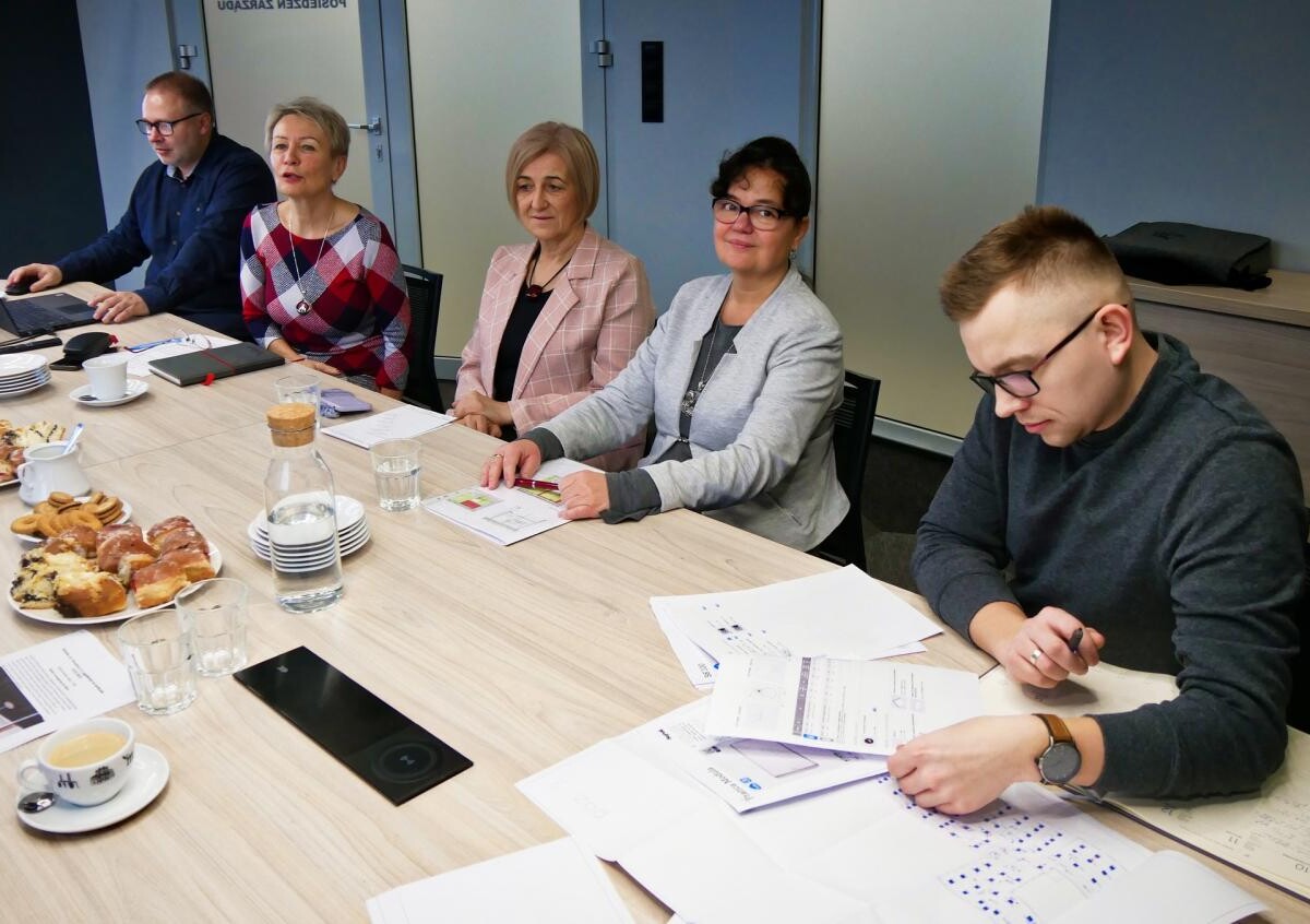 Budynek przy ul. Towarowej w Mikołowie stanie się nową siedzibą instytucji powiatowych. Trwają prace nad projektem przebudowy / fot. Aktualności Powiatu Mikołowskiego FB
