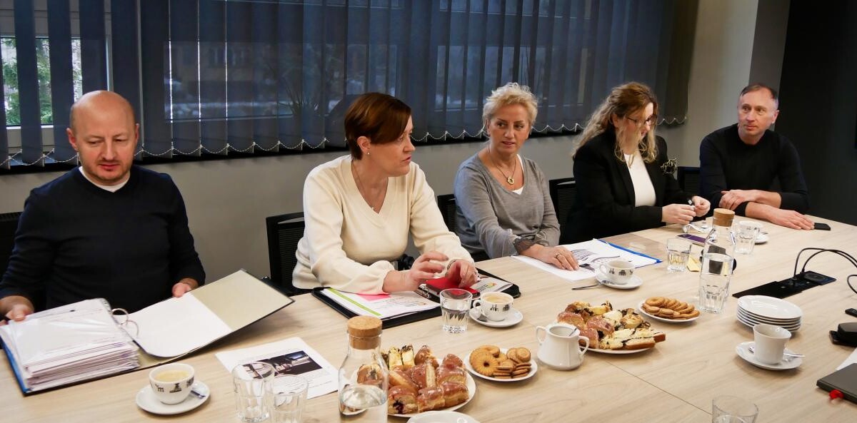 Budynek przy ul. Towarowej w Mikołowie stanie się nową siedzibą instytucji powiatowych. Trwają prace nad projektem przebudowy / fot. Aktualności Powiatu Mikołowskiego FB