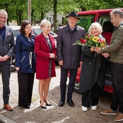 Nowy bus dla Domów Dziecka w powiecie miko&#322;owskim