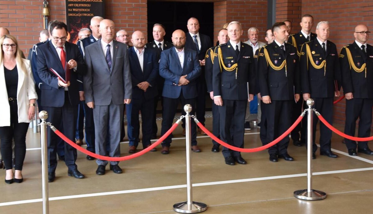 Komenda Powiatowa Państwowej Straży Pożarnej w Mikołowie ma oficjalnie nowego komendanta. Stanowisko objął st. bryg. Radosław Radkowski / fot. Aktualności Powiatu Mikołowskiego FB