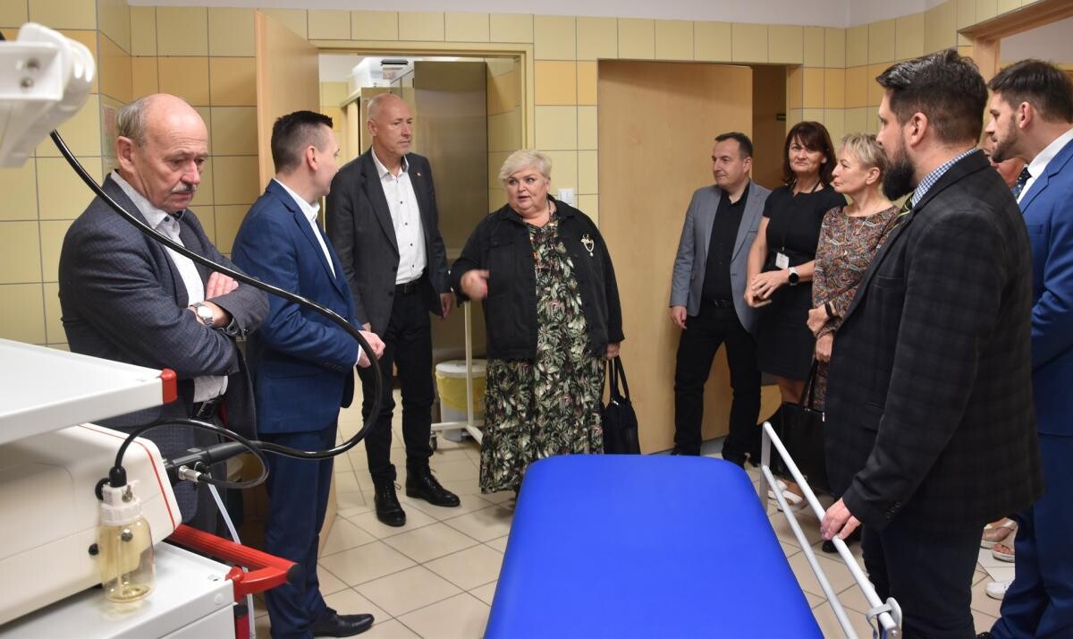 zpital Powiatowy w Mikołowie wzbogacił się o nowy sprzęt, którego zakup był możliwy dzięki wsparciu finansowemu gmin Wyry i Ornontowice / fot. Starostwo Powiatowe w Mikołowie