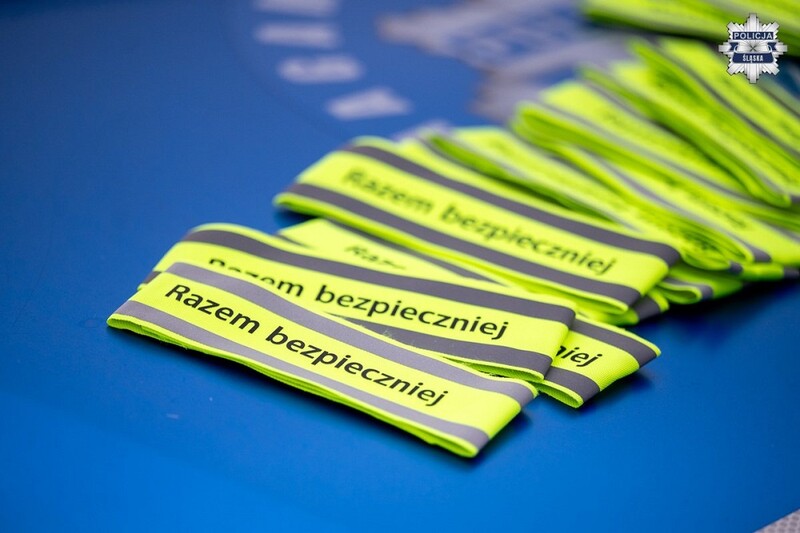 Odblaski – prosty sposób na bezpieczeństwo pieszych na drodze