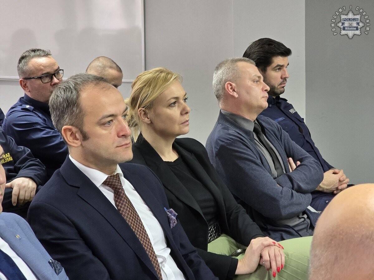 Policja w Mikołowie podsumowała 2024 rok podczas odprawy rocznej. Omówiono statystyki, wyzwania i priorytety na 2025 rok / fot. KPP Mikołów