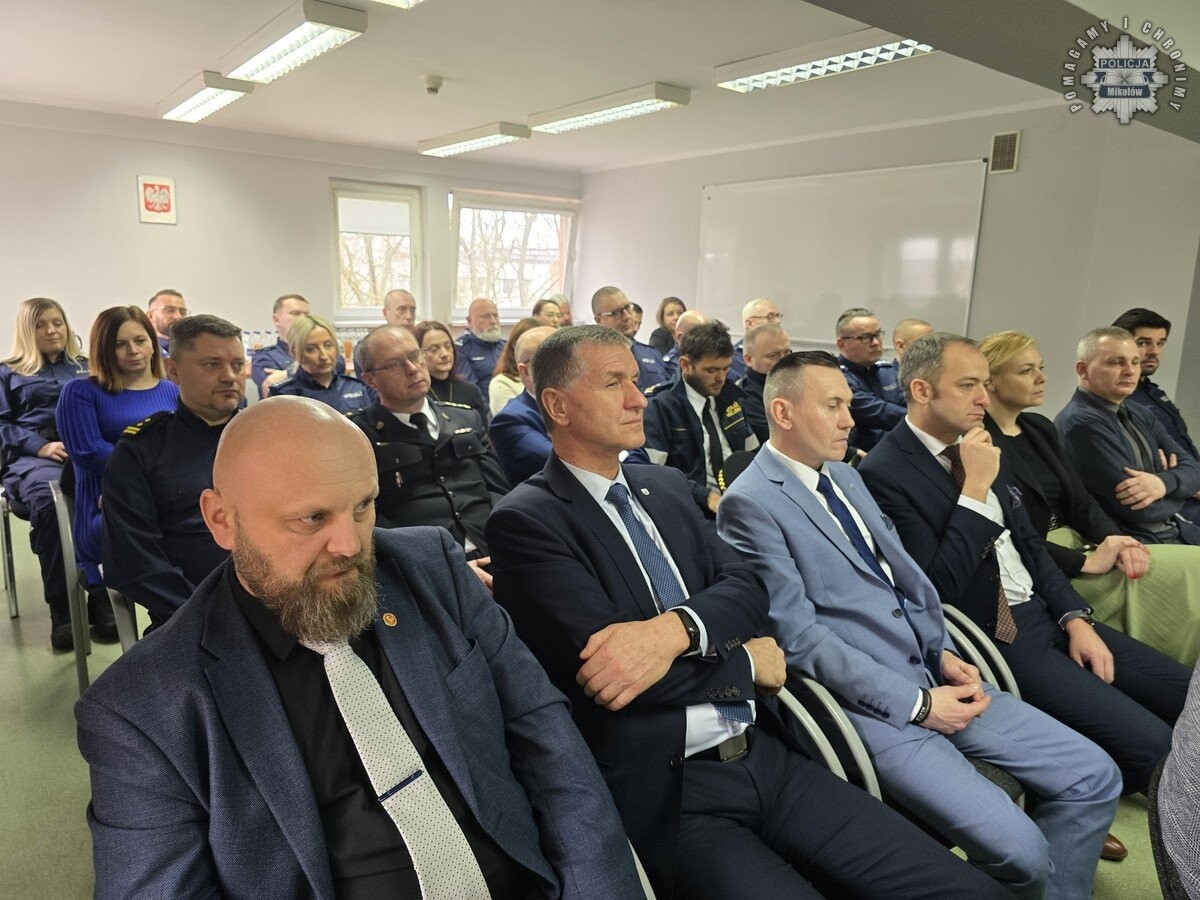 Policja w Mikołowie podsumowała 2024 rok podczas odprawy rocznej. Omówiono statystyki, wyzwania i priorytety na 2025 rok / fot. KPP Mikołów