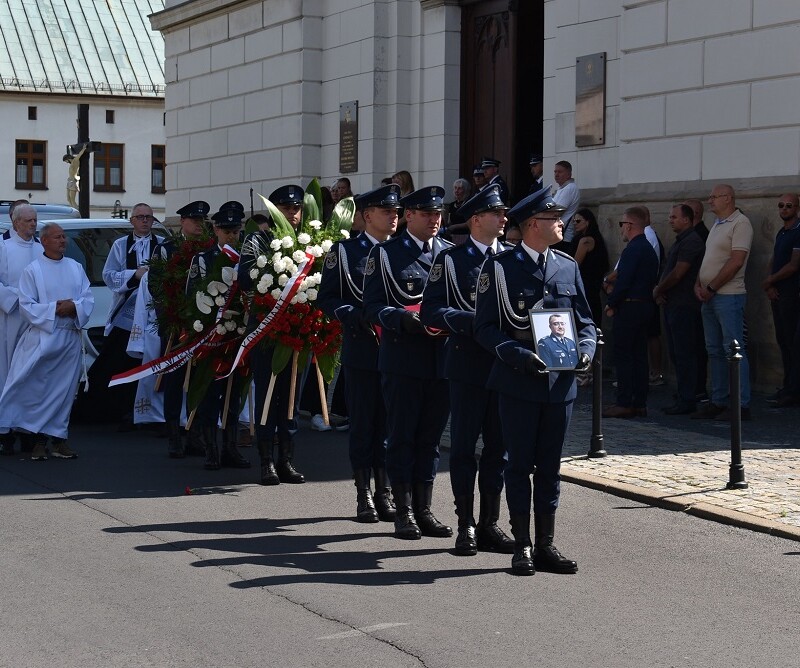 Ostatnie pożegnanie mł. insp. Dariusza Waligóry w Mikołowie