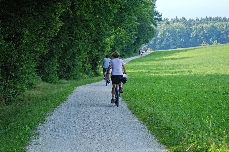 Piesi i rowerzyści! Zadbajcie o swoje bezpieczeństwo