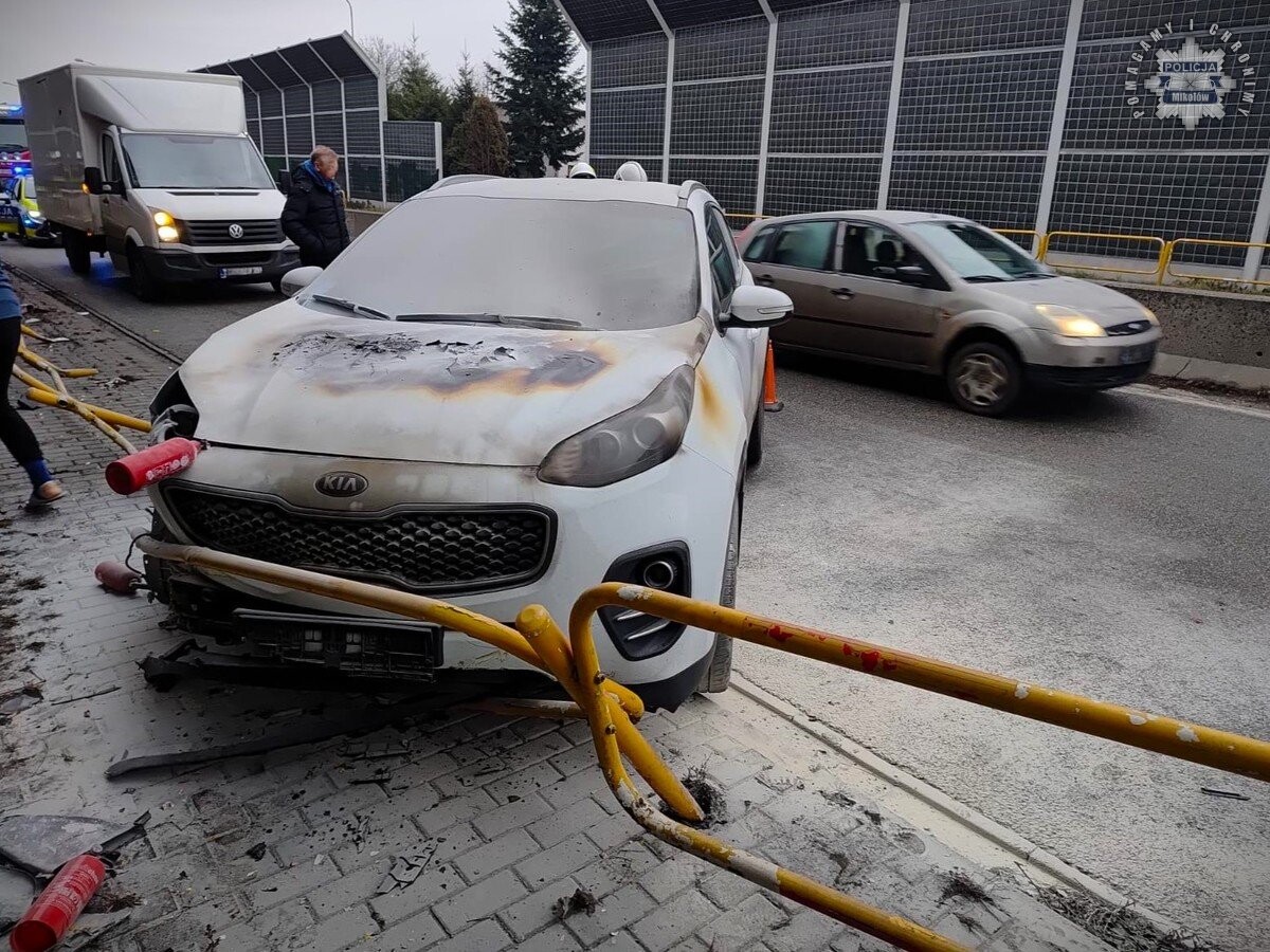 Mężczyzna jechał od lewej do prawej krawędzi jezdni, stwarzając zagrożenie dla innych uczestników ruchu / fot. KPP Mikołów