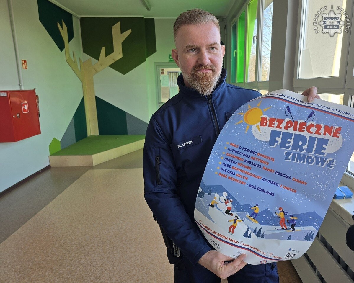 Mikołowscy policjanci odwiedzili SP nr 5, by przypomnieć uczniom zasady bezpieczeństwa na ferie zimowe / fot. UM Mikołów