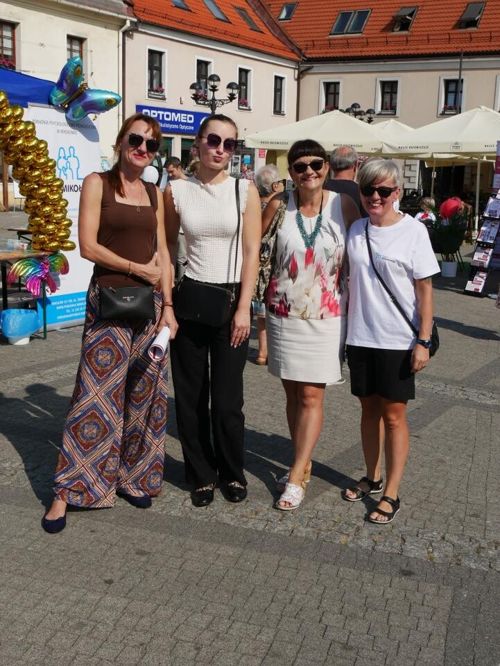W sobotę, 7 września, mikołowski rynek wypełnił się tłumem osób, które przybyły, by wziąć udział w pierwszym Powiatowym Dniu Zdrowia Psychicznego / fot. Aktualności Powiatu Mikołowskiego FB