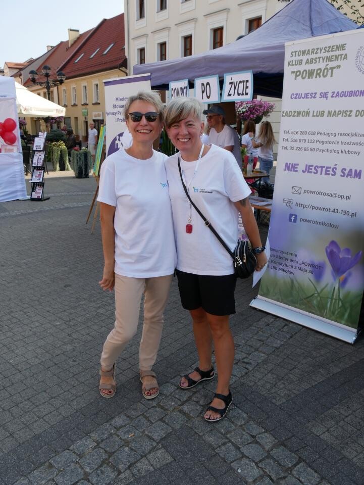 W sobotę, 7 września, mikołowski rynek wypełnił się tłumem osób, które przybyły, by wziąć udział w pierwszym Powiatowym Dniu Zdrowia Psychicznego / fot. Aktualności Powiatu Mikołowskiego FB