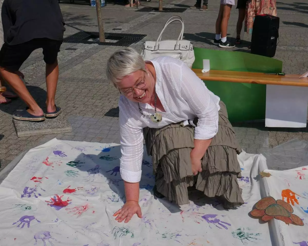 W sobotę, 7 września, mikołowski rynek wypełnił się tłumem osób, które przybyły, by wziąć udział w pierwszym Powiatowym Dniu Zdrowia Psychicznego / fot. Aktualności Powiatu Mikołowskiego FB