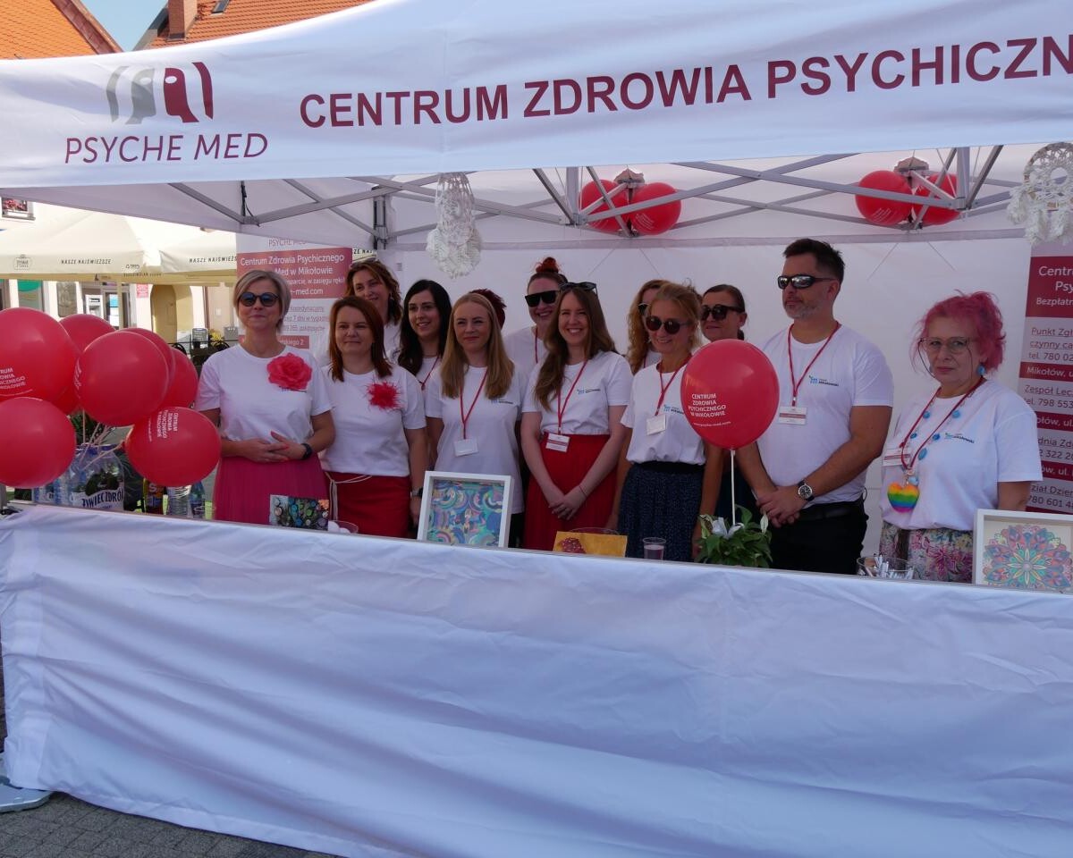 W sobotę, 7 września, mikołowski rynek wypełnił się tłumem osób, które przybyły, by wziąć udział w pierwszym Powiatowym Dniu Zdrowia Psychicznego / fot. Aktualności Powiatu Mikołowskiego FB