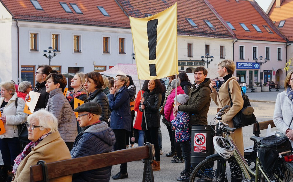 Tłumy na rynku w Mikołowie podczas Protestu z Wykrzyknikiem