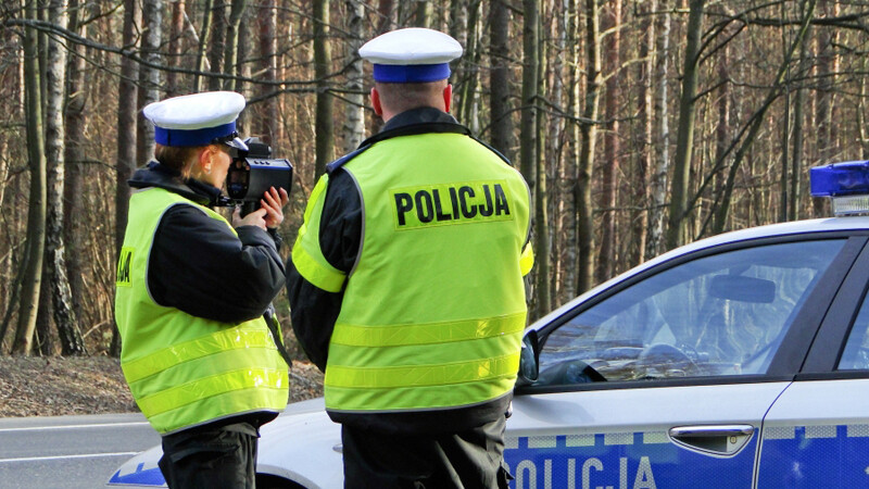 Przekraczając dozwoloną prędkość w obszarze zabudowanym możesz stracić prawo jazdy
