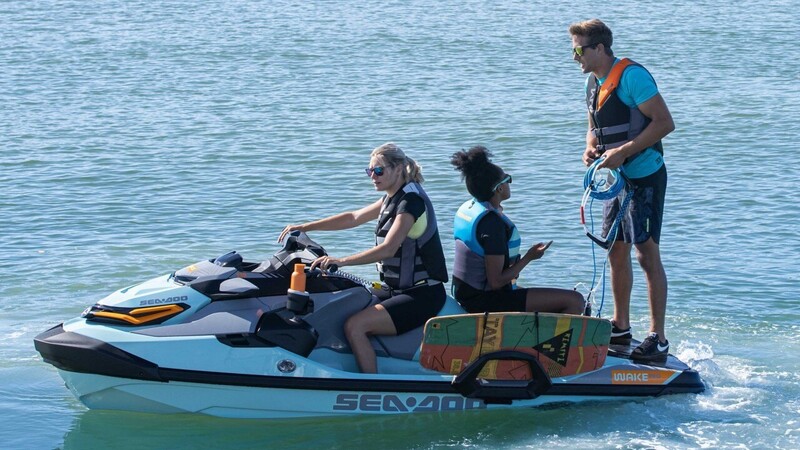 Rozkoszuj się przygodami na wodzie dzięki skuterom wodnym Sea Doo!