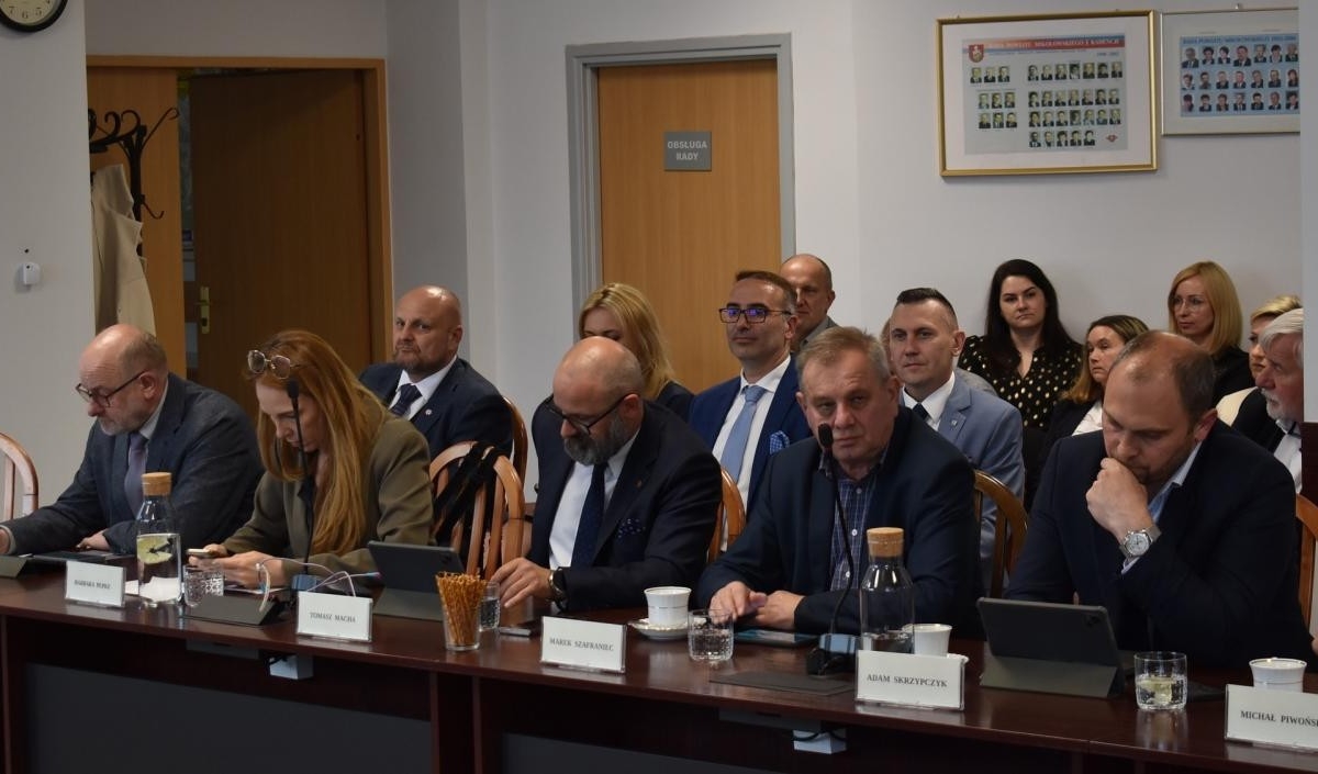 28 maja 2025 r. odbyła się absolutoryjna sesja Rady Powiatu Mikołowskiego / fot. Aktualności Powiatu Mikołowskiego