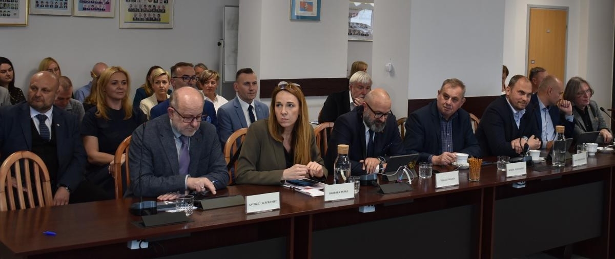 28 maja 2025 r. odbyła się absolutoryjna sesja Rady Powiatu Mikołowskiego / fot. Aktualności Powiatu Mikołowskiego