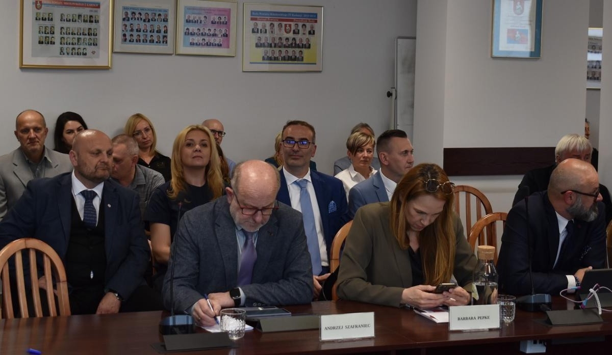 28 maja 2025 r. odbyła się absolutoryjna sesja Rady Powiatu Mikołowskiego / fot. Aktualności Powiatu Mikołowskiego
