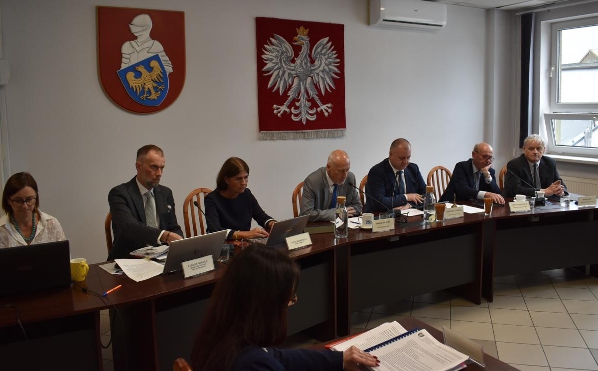 28 maja 2025 r. odbyła się absolutoryjna sesja Rady Powiatu Mikołowskiego / fot. Aktualności Powiatu Mikołowskiego