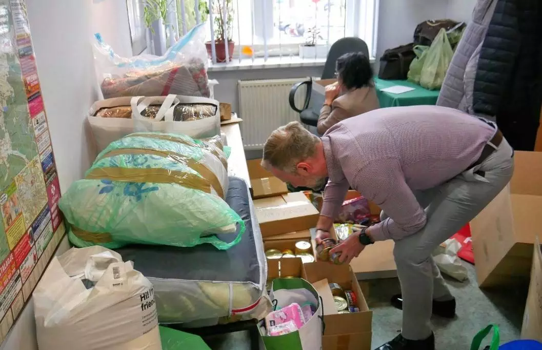 Starostwo Powiatowe przekazało dary dla walczącej Ukrainy/fot. Aktualności Powiatu Mikołowskiego [FB]