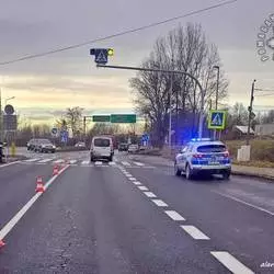 Tragiczny wypadek na ulicy Krakowskiej. Nastolatek potr&#261;cony na przej&#347;ciu dla pieszych