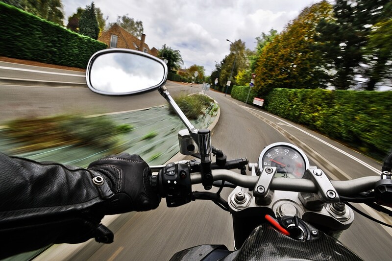 Trwa sezon motocyklowy. Mikołowska policja apeluje o ostrożną jazdę