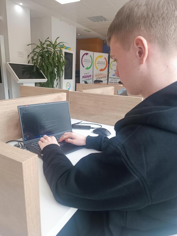 Grupa uczniów Zespołu Szkół Technicznych w Mikołowie odbywa praktyki zawodowe w Hiszpanii w ramach programu Erasmus+ / fot. Aktualności Powiatu Mikołowskiego