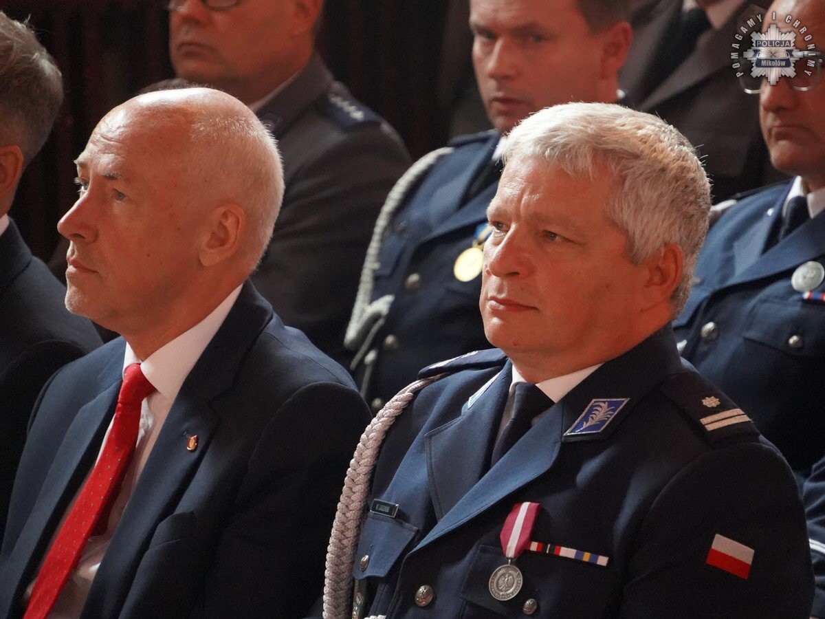 Uroczysta zbiórka z okazji Święta Policji odbyła się w MDK Mikołów / fot. KPP Mikołów