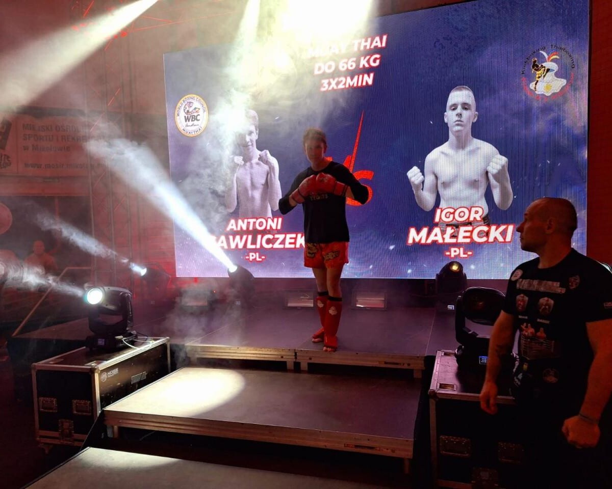 W sobotę tj. 16 marca br. w Hali Sportowej MOSiR odbyła się VI Charytatywna Gala Kickboxingu dla Adriana i Darka, którzy cierpią na bardzo poważne schorzenia / fot. Flash K1 Mikołów