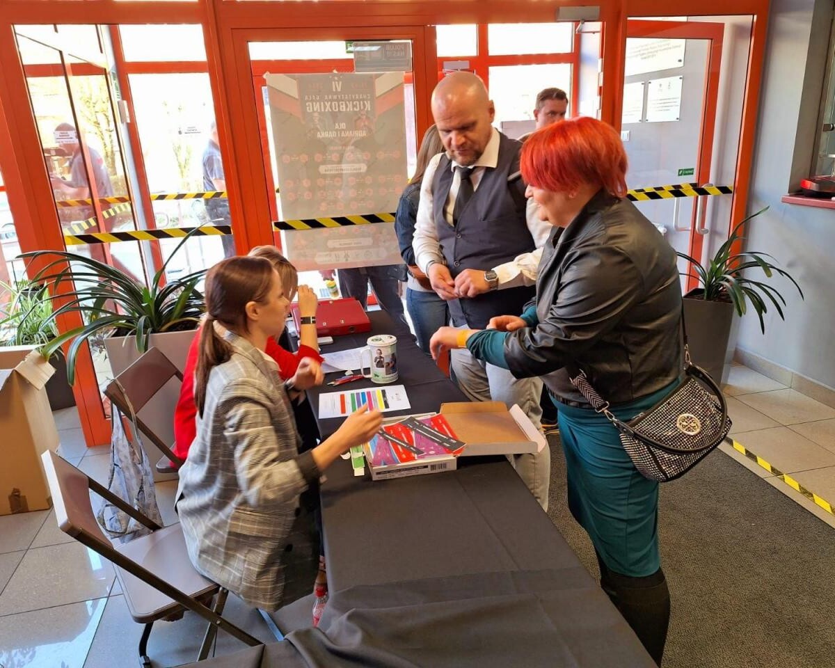 W sobotę tj. 16 marca br. w Hali Sportowej MOSiR odbyła się VI Charytatywna Gala Kickboxingu dla Adriana i Darka, którzy cierpią na bardzo poważne schorzenia / fot. Flash K1 Mikołów