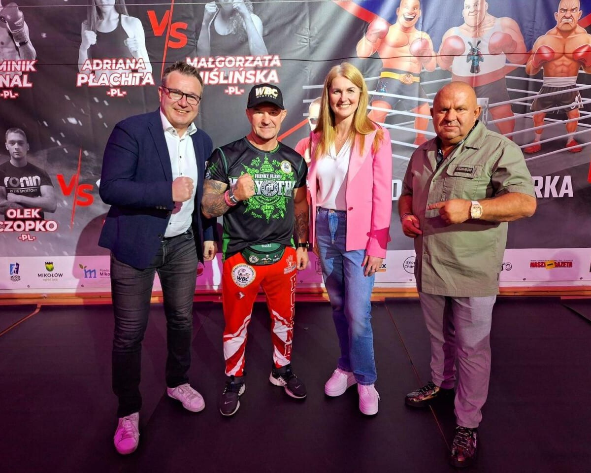 W sobotę tj. 16 marca br. w Hali Sportowej MOSiR odbyła się VI Charytatywna Gala Kickboxingu dla Adriana i Darka, którzy cierpią na bardzo poważne schorzenia / fot. Flash K1 Mikołów