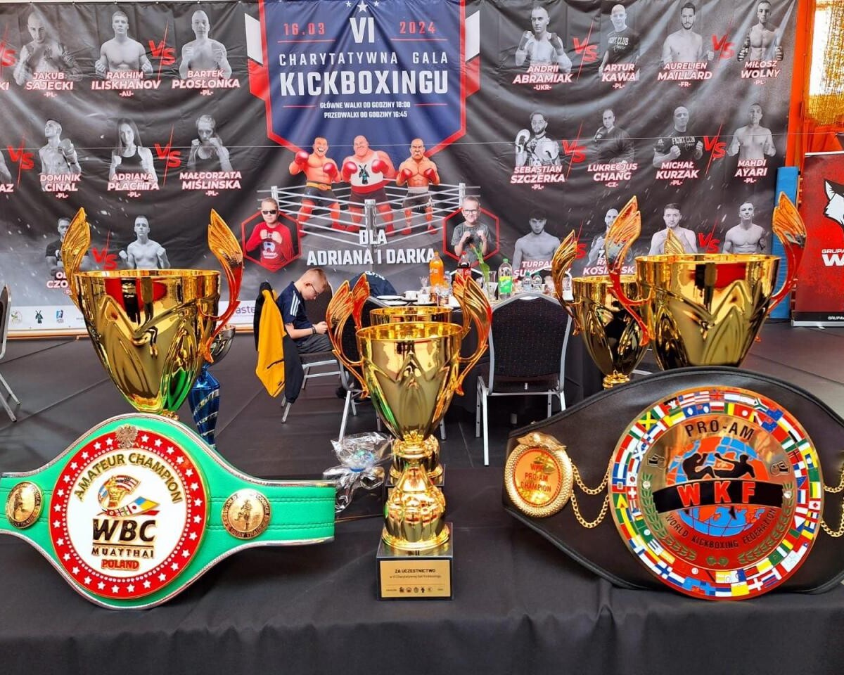 W sobotę tj. 16 marca br. w Hali Sportowej MOSiR odbyła się VI Charytatywna Gala Kickboxingu dla Adriana i Darka, którzy cierpią na bardzo poważne schorzenia / fot. Flash K1 Mikołów