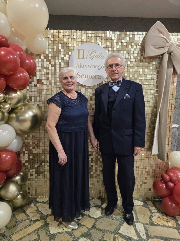 II Mikołowska Gala Aktywnego Seniora za nami. Podczas wydarzenia wręczono tytuł Mikołowskiej Aktywnej Seniorki 2025, który otrzymała Barbara Kozłowska ze Stowarzyszenia Siloe / fot. Dawid Głodkowski