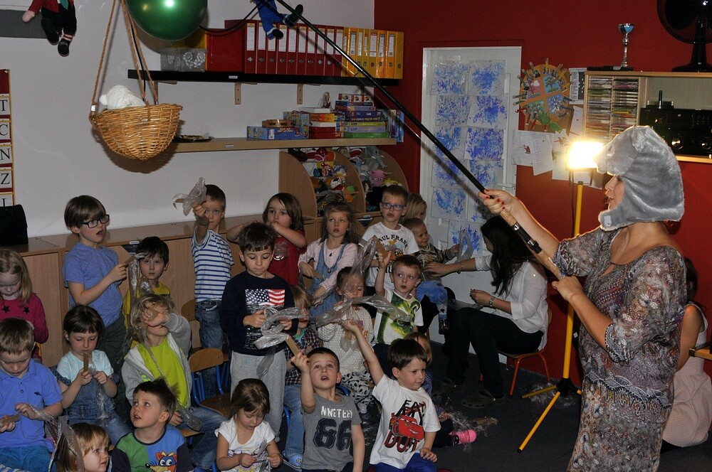 Przedstawienie w przedszkolu "Zaczarowany ogród"